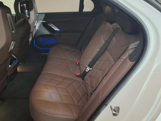 BMW 7er 740d xDrive M Sport Steptronic 740 