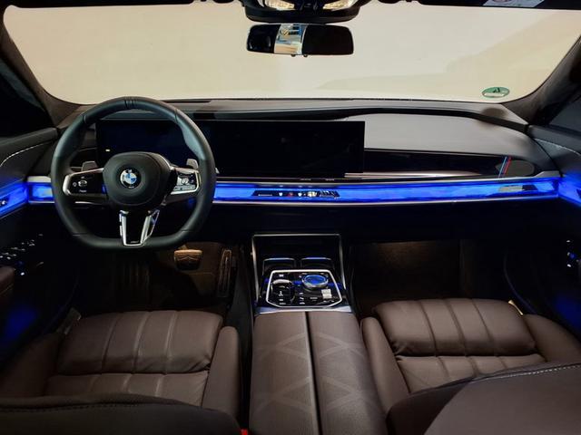 BMW 7er 740d xDrive M Sport Steptronic 740 