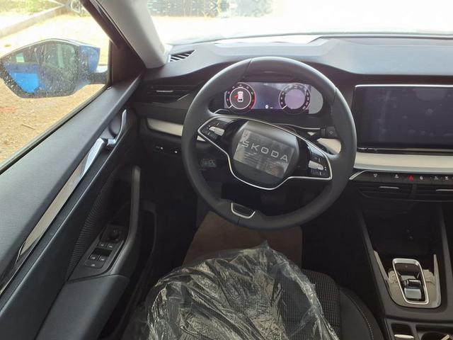 Skoda Octavia Combi Selection 1.5 eTSI 7-Gang-DSG 