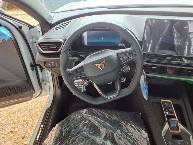 Cupra Leon Sportstourer VZ 2.0 TSI 