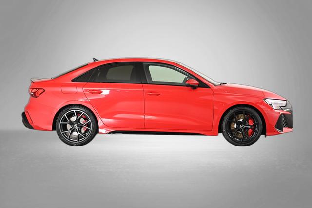 Audi RS3 Limousine 2.5 TFSI 7-Gang S tronic 