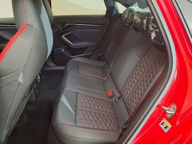 Audi RS3 Limousine 2.5 TFSI 7-Gang S tronic 