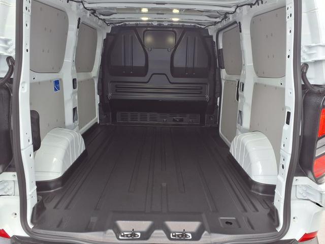 Ford Transit Custom Van Trend 280 SWB 2.0 TDCI 6-Gang 