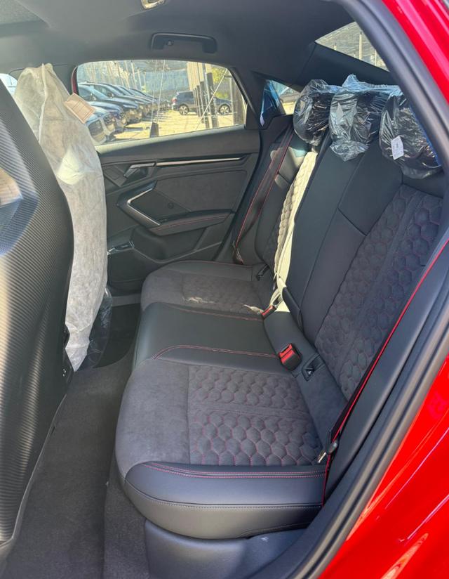 Audi RS3 Limousine 2.5 TFSI 7-Gang S tronic 