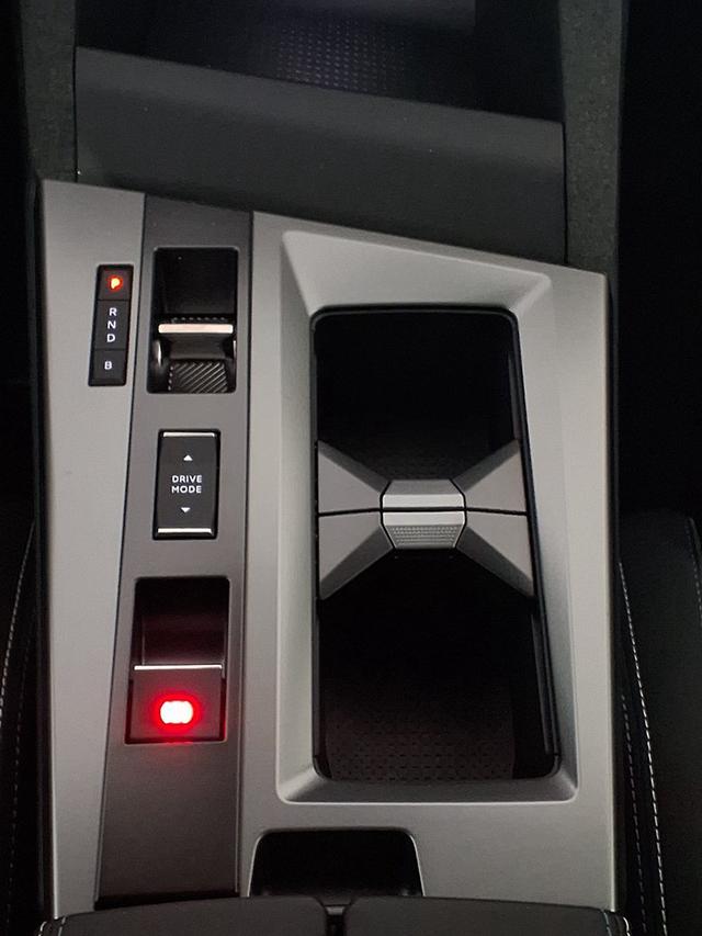 Opel Grandland Edition Plug-in-Hybrid 7-Gang-Doppelkupplungsgetriebe (eDCT) 