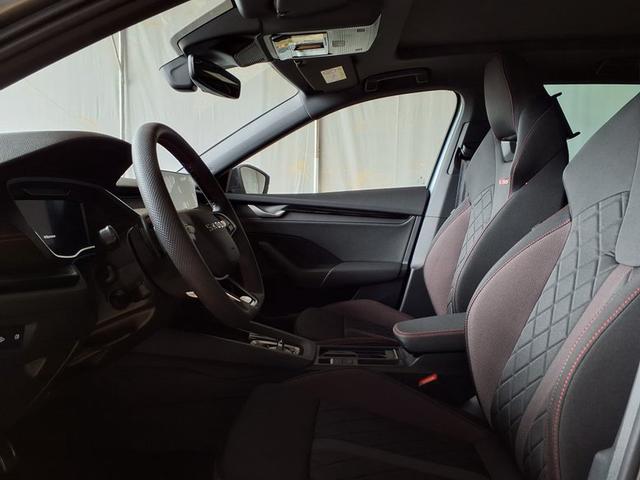 Skoda Octavia Combi RS 2.0 TSI 7-Gang-DSG 