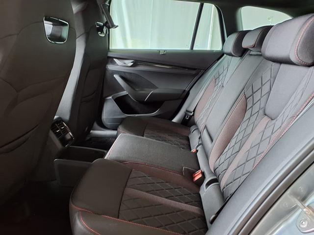 Skoda Octavia Combi RS 2.0 TSI 7-Gang-DSG 