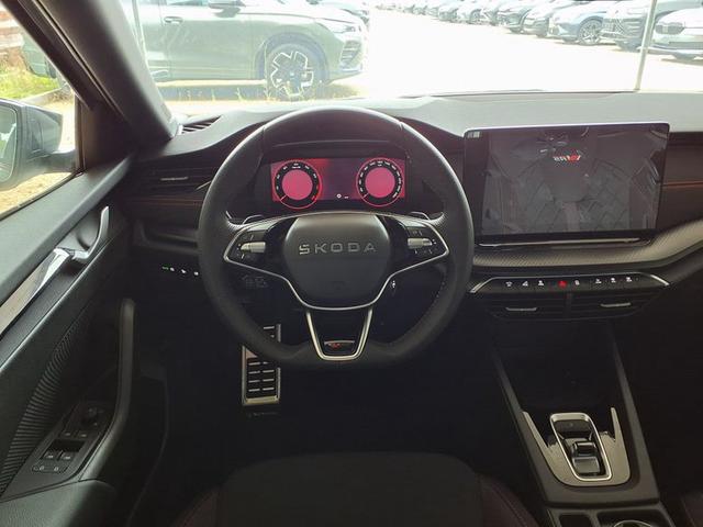 Skoda Octavia Combi RS 2.0 TSI 7-Gang-DSG 