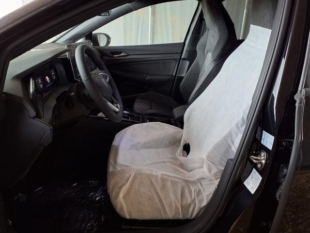 Volkswagen Golf R-Line 1.5 eTSI 7-Gang-DSG 