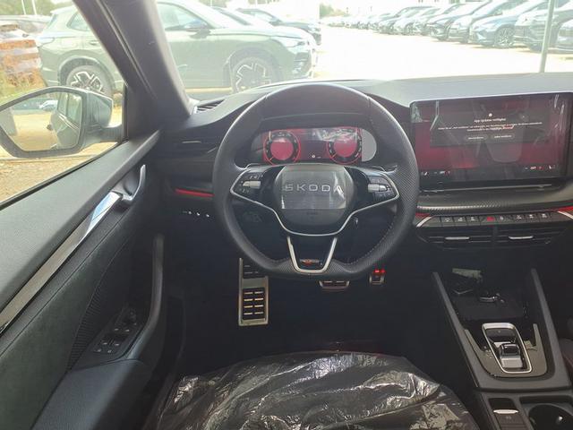 Skoda Octavia Combi RS 2.0 TSI 7-Gang-DSG 
