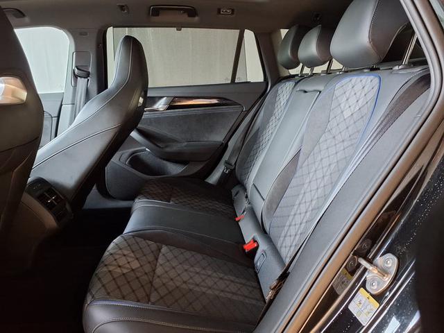 Volkswagen Passat Variant R-Line 2.0 TSI 7-Gang-DSG 4MOTION 