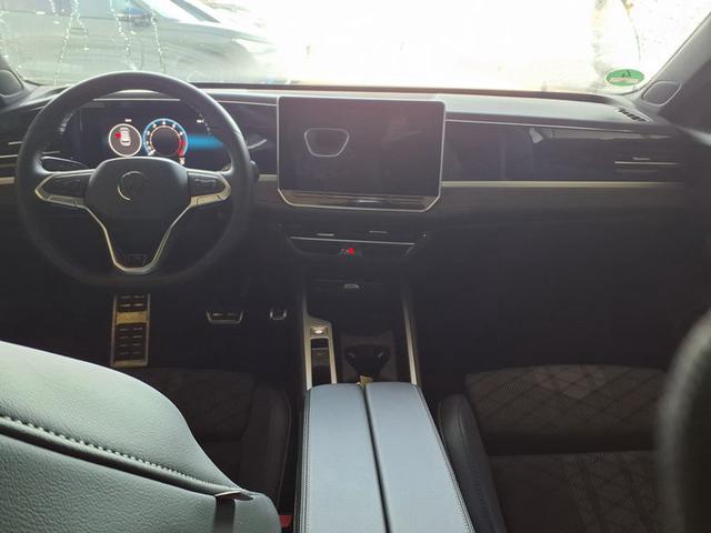 Volkswagen Passat Variant R-Line 2.0 TSI 7-Gang-DSG 4MOTION 
