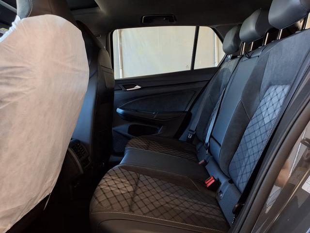 Volkswagen Golf R-Line 1.5 eTSI 7-Gang-DSG 