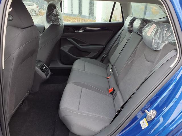 Volkswagen Passat Variant City 1.5 eTSI 150PS 7-Gang-DSG 