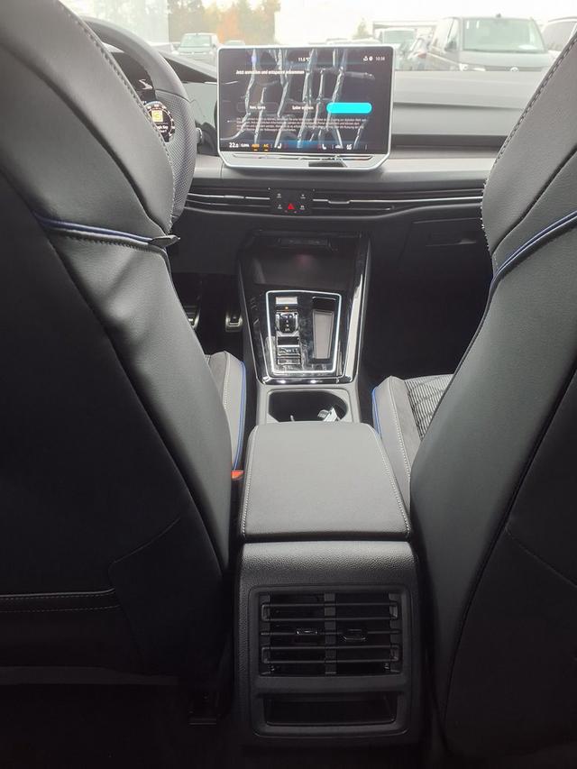 Volkswagen Golf Variant R-Line 2.0 TDI 7-Gang-DSG 