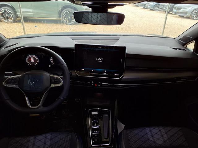 Volkswagen Golf Variant R-Line 1.5 eTSI 7-Gang-DSG 