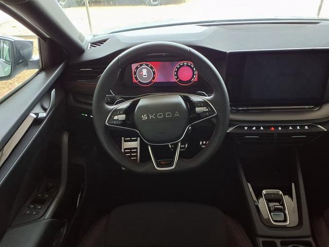 Skoda Octavia Combi RS 2.0 TSI 7-Gang-DSG 