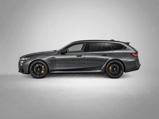 BMW M5 M 4.4 V8 Plug in Hybrid 8-Gang Steptronic 