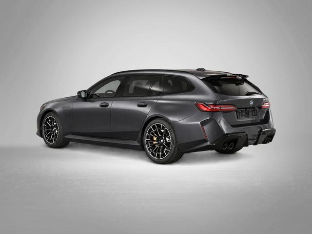 BMW M5 M 4.4 V8 Plug in Hybrid 8-Gang Steptronic 