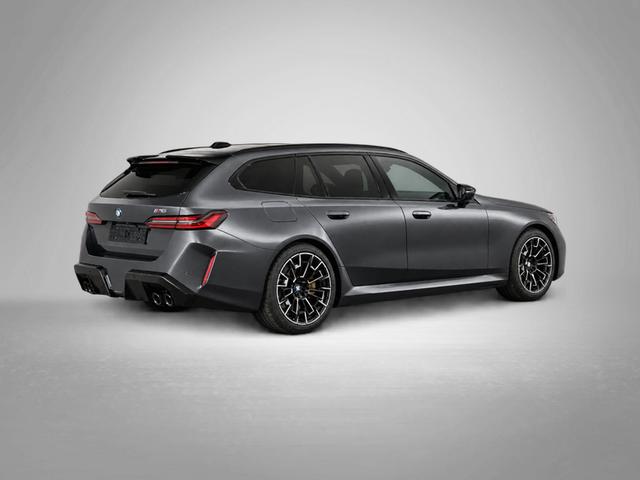 BMW M5 M 4.4 V8 Plug in Hybrid 8-Gang Steptronic 