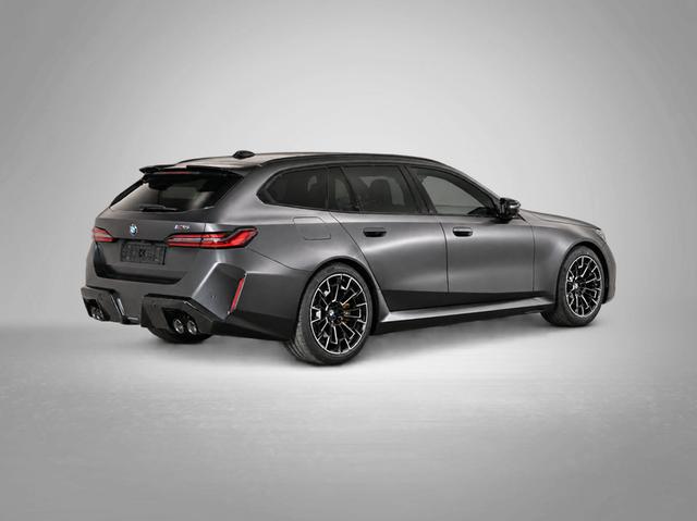 BMW M5 M 4.4 V8 Plug in Hybrid 8-Gang Steptronic 