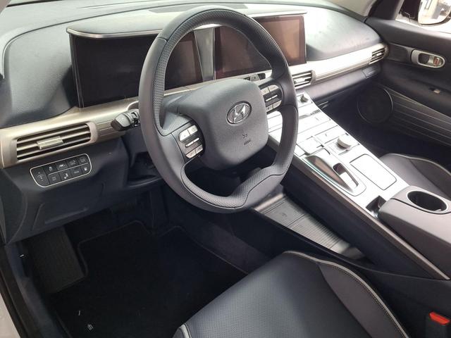 Hyundai / NEXO / Weiß / Nexo Premium / / 