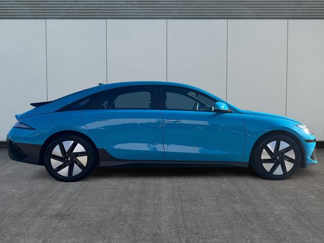 Hyundai / IONIQ 6 / Blau / / / 