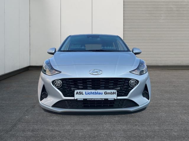 Hyundai / i10 / Silber / / / 