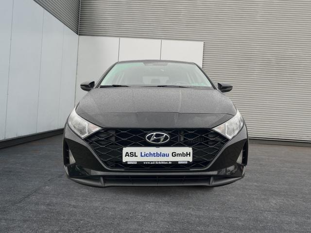 Hyundai / i20 / Schwarz / / / 