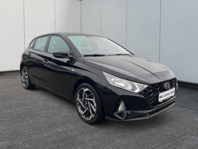 Hyundai / i20 / Schwarz / / / 