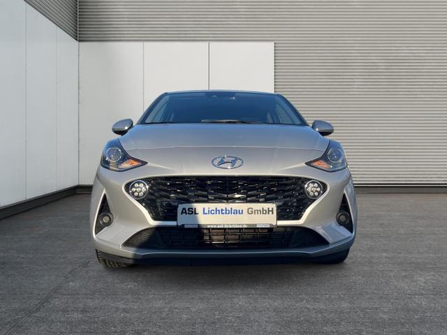 Hyundai / i10 / Silber / / / 