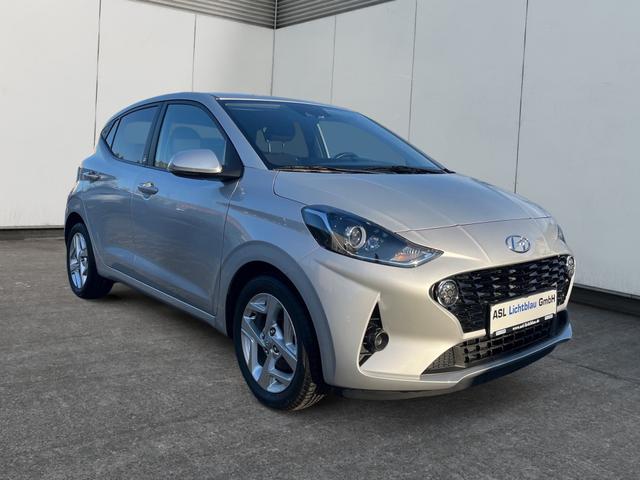 Hyundai / i10 / Silber / / / 