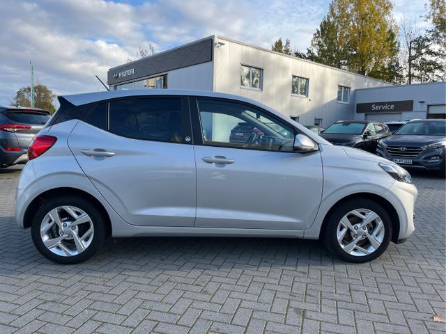 Hyundai / i10 / Silber / / / 