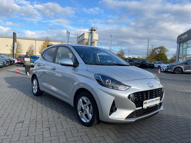 Hyundai / i10 / Silber / / / 