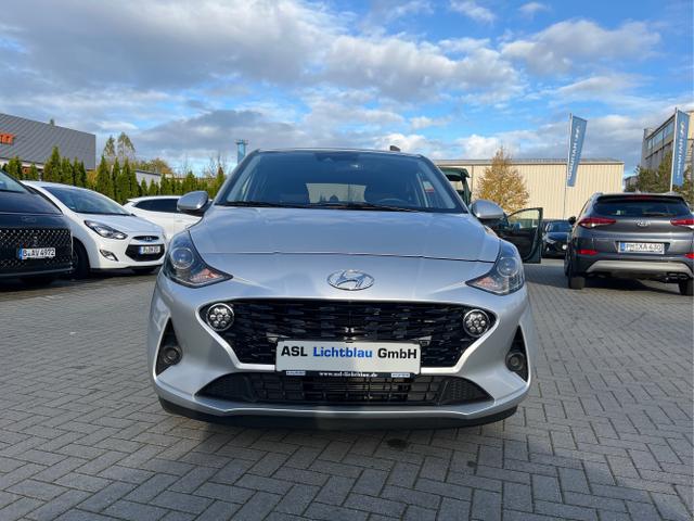 Hyundai / i10 / Silber / / / 