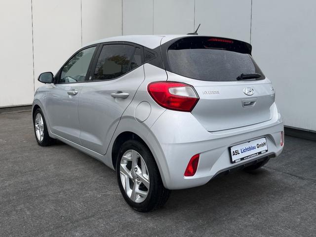 Hyundai / i10 / Silber / / / 