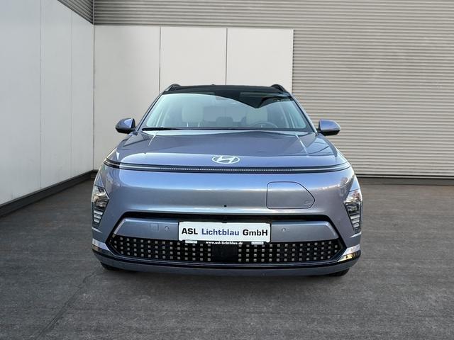 Hyundai KONA Elektro (SX2) 65,4kWh PRIME Sitz-Komfortpaket & Ledersitze, Glas-Schiebedach, Assistenz-Paket, BOSE 19" Alu 