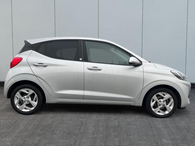 Hyundai / i10 / Silber / / / 
