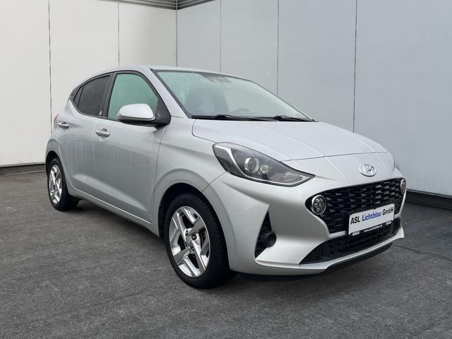 Hyundai / i10 / Silber / / / 