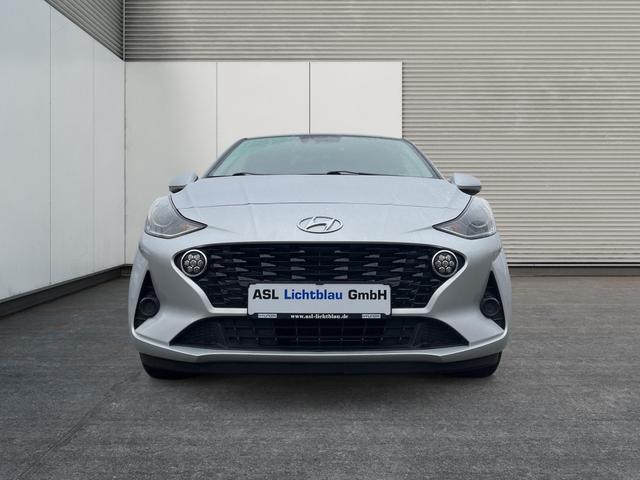 Hyundai / i10 / Silber / / / 