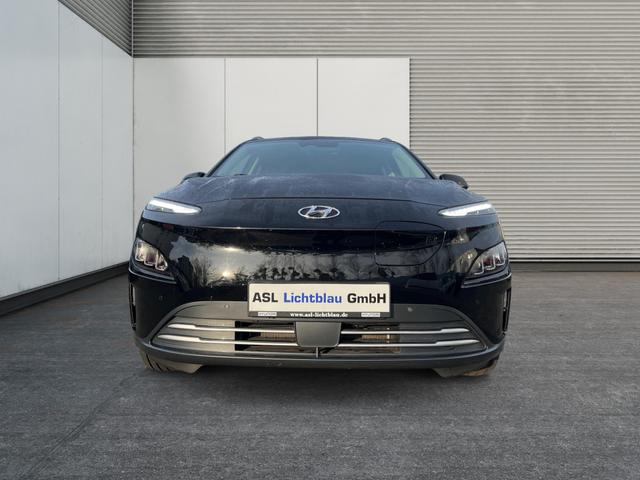 Hyundai / KONA / Schwarz / / / 