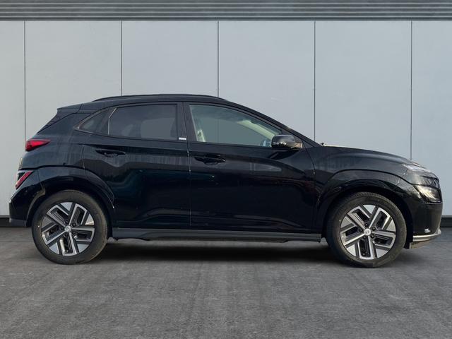 Hyundai / KONA / Schwarz / / / 