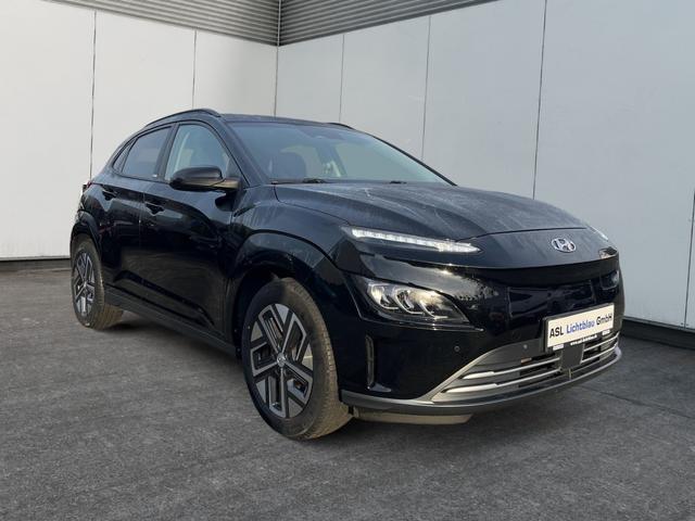 Hyundai / KONA / Schwarz / / / 