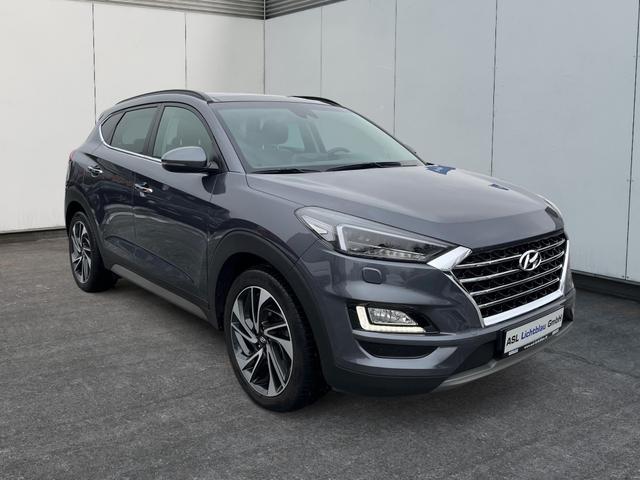 Hyundai / TUCSON / Schwarz / / / 