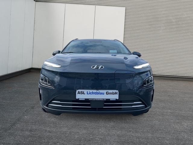 Hyundai / KONA / Schwarz / / / 