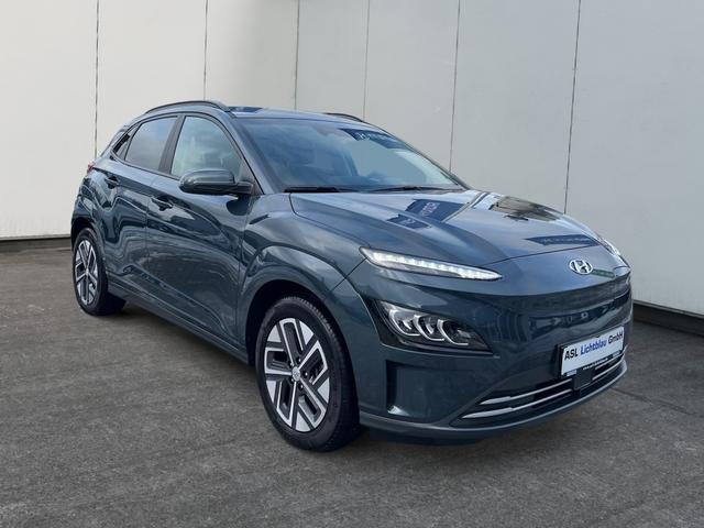 Hyundai / KONA / Schwarz / / / 