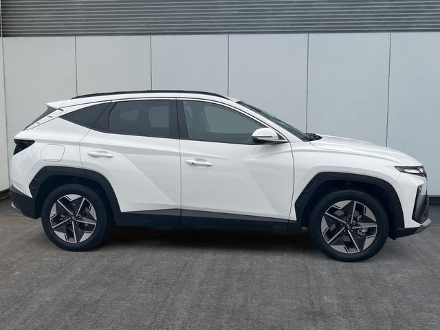 Hyundai / TUCSON / Wei&szlig; / / / 