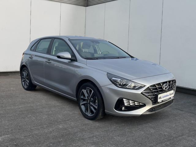 Hyundai / i30 / Silber / / / 