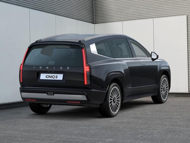Hyundai IONIQ 9 6-Sitzer 110 kWh 4WD UNIQ Panorama-Glas-Schiebedach & Swivel-Paket 