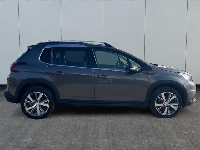 Peugeot / 2008 / Braun / / / 